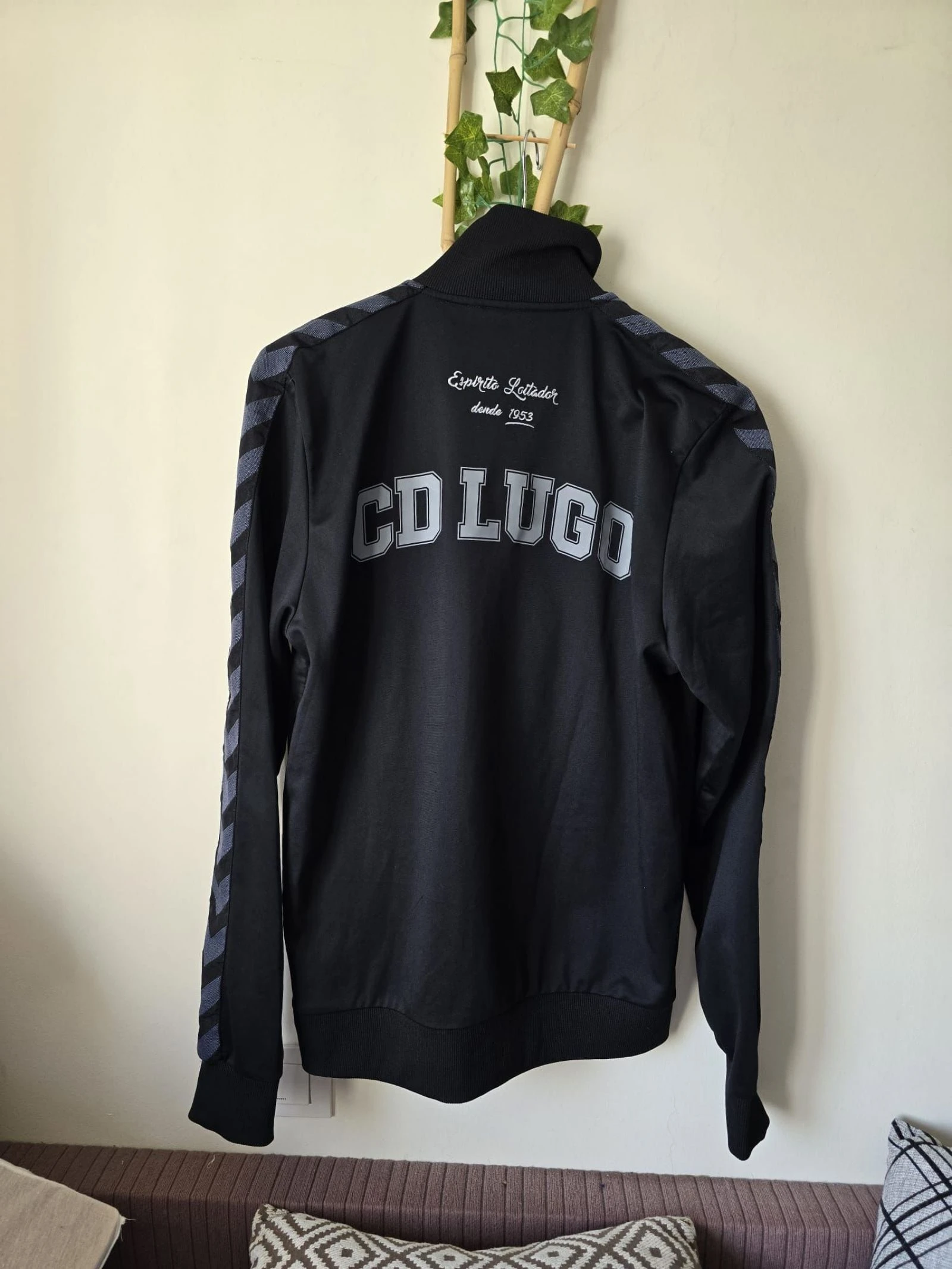 Chaqueta Himno/Prematch CD Lugo Hummel 17/18 - Talla L – photo 13
